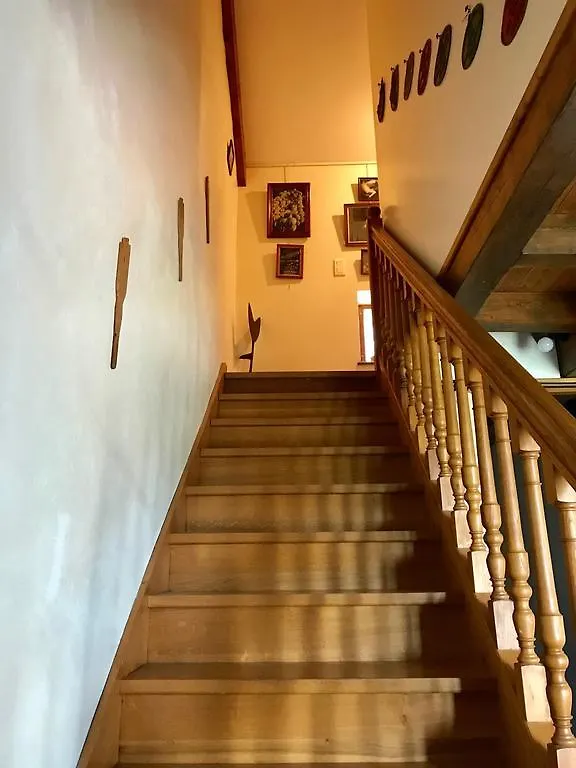 La Petite Maison des Artistes Castelnau-Pégayrols 0*,  France