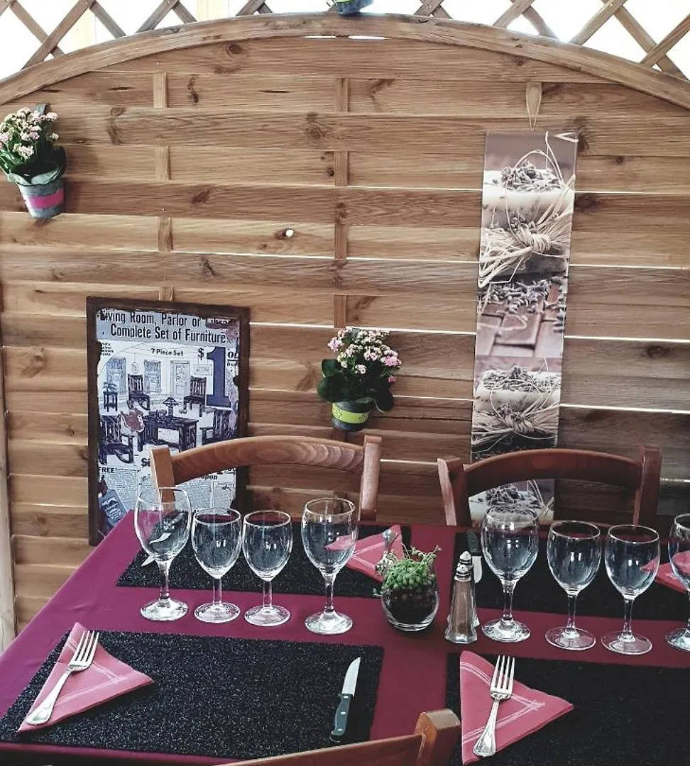 La Petite Maison Des Artistes Holiday home Castelnau-Pegayrols France